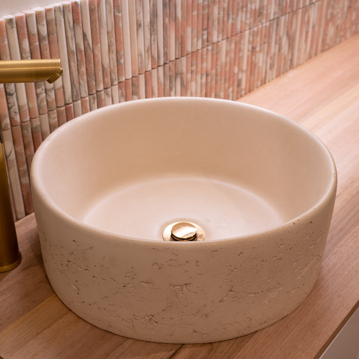 Aarde round Torquay Mayde concrete basins
