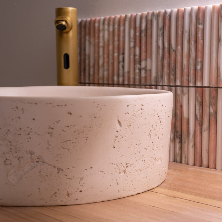 Aarde round Sydney concrete basin