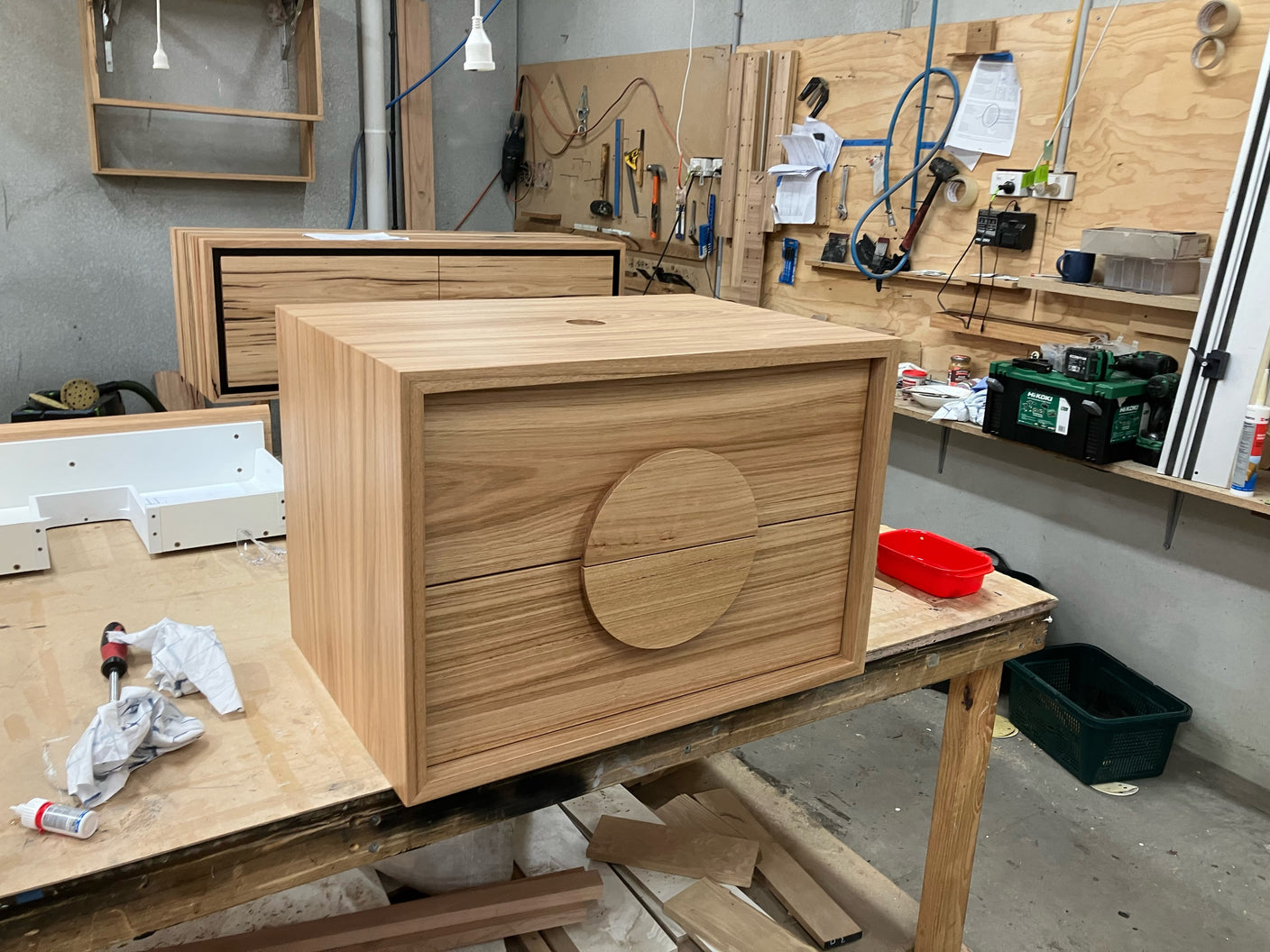 1000mm wide timber vanity